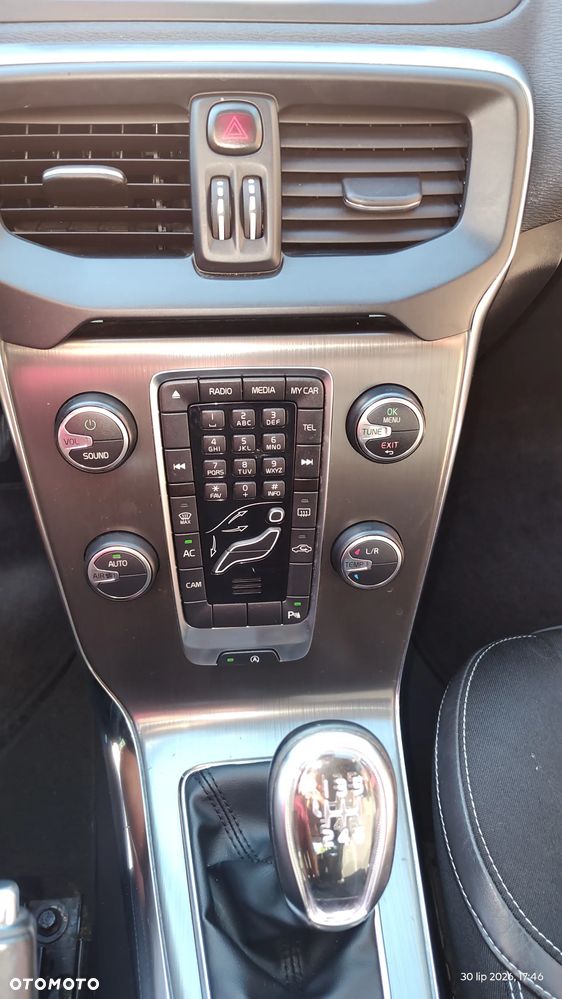 Volvo V40 T3 Momentum - 12