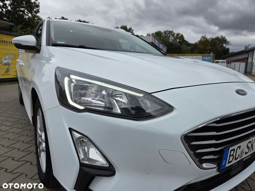Ford Focus 1.5 EcoBlue Start-Stopp-System TITANIUM - 38