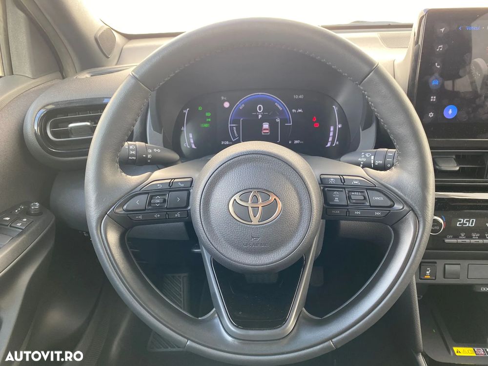 Toyota Yaris Cross 1.5 VVT-i HSD 116 4x2 HEV Dynamic - 12