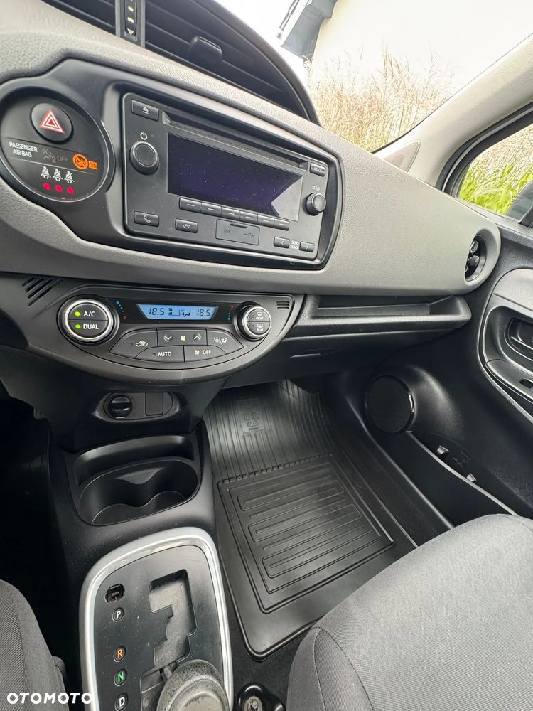 Toyota Yaris - 8