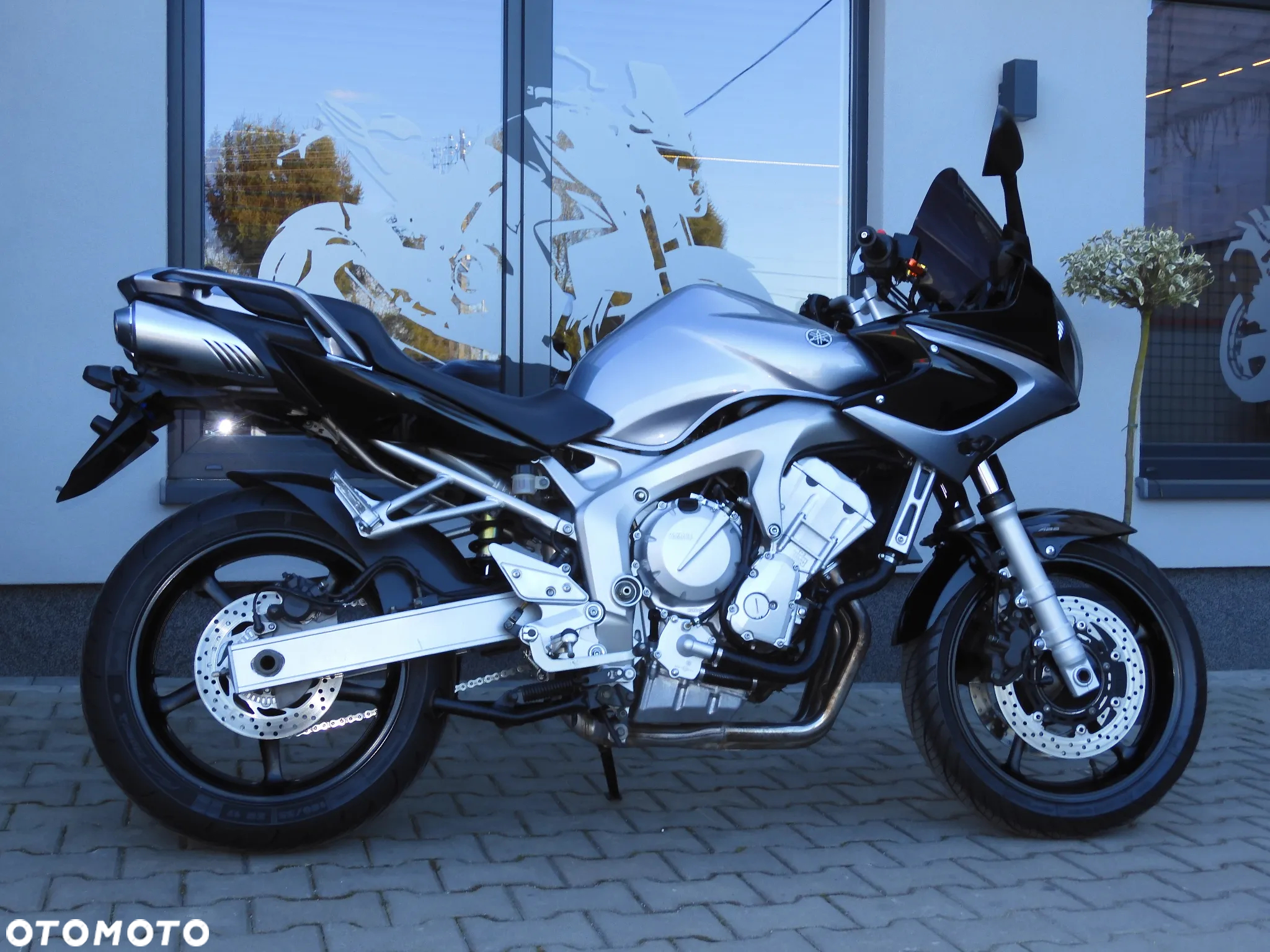 Yamaha FZ6 - 15