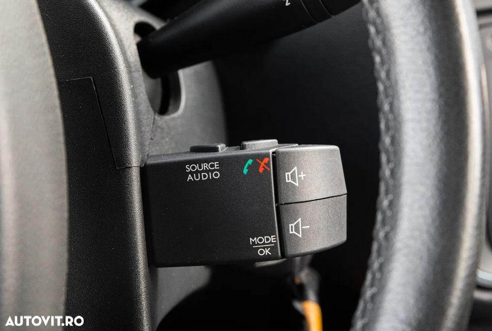 Dacia Lodgy dCi 110 Stepway Celebration - 24