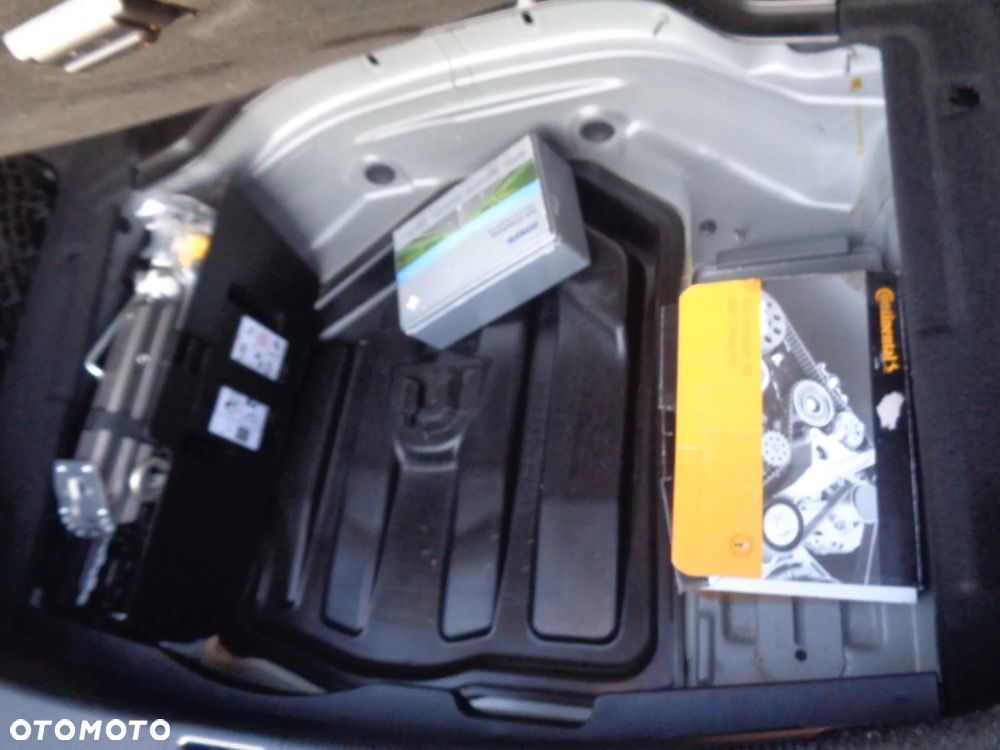 Mercedes-Benz Klasa C 180 Kompressor Automatik BlueEFFICIENCY Avantgarde - 31