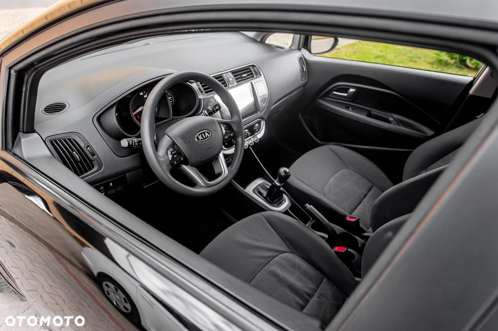 Kia Rio 1.2 Dream Team Edition - 17