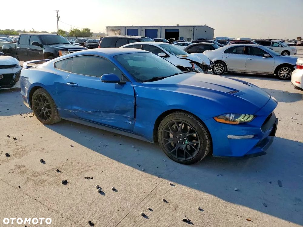 Ford Mustang - 5