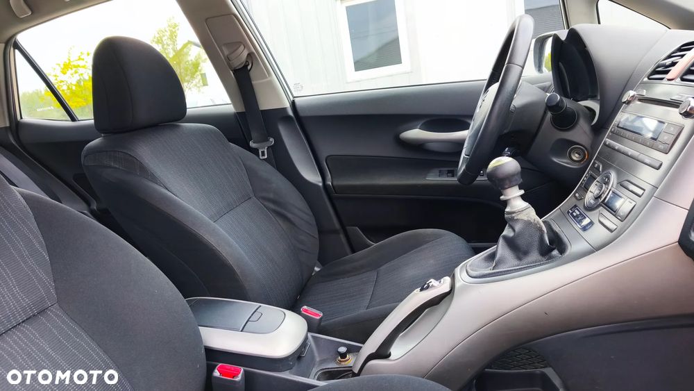 Toyota Auris 2.0 D-4D Luna - 23