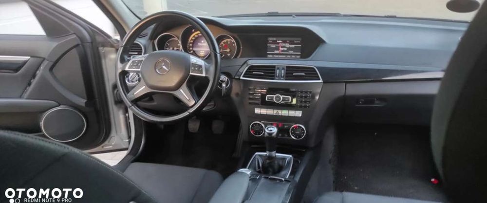 Mercedes-Benz Klasa C 200 CDI BlueEff Avantgarde - 29