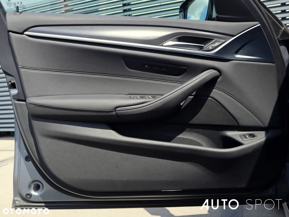 BMW Seria 5 540i xDrive mHEV M Sport sport - 16