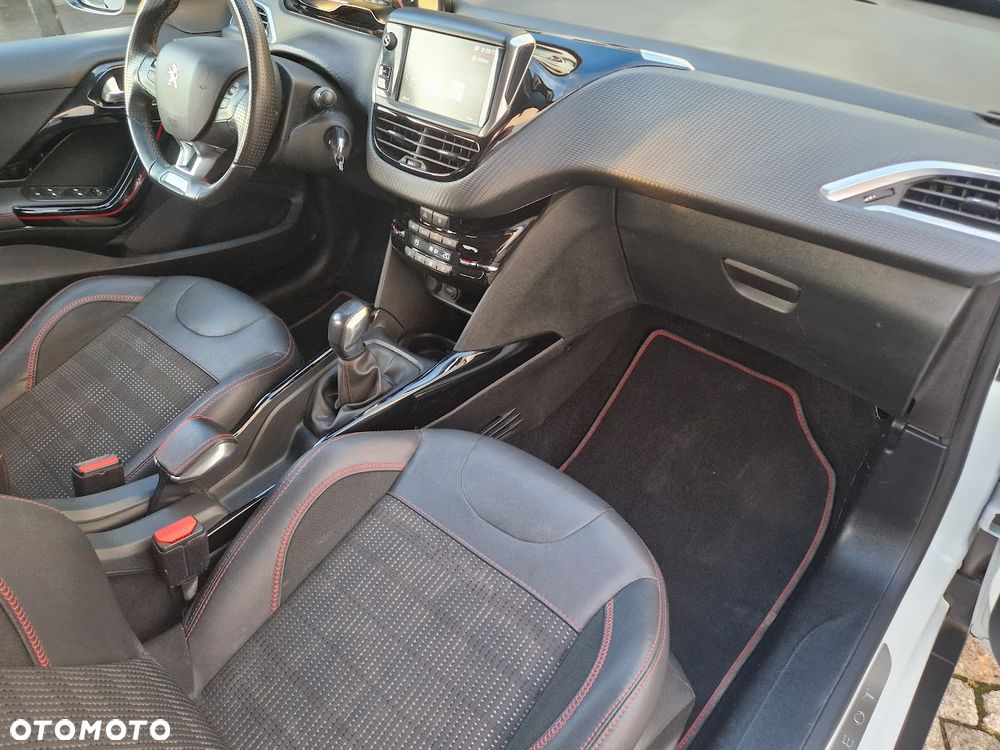 Peugeot 2008 PureTech 110 Stop&Start GT-Line Edition - 29