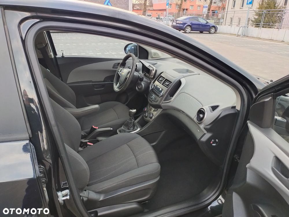 Chevrolet Aveo 1.4 16V LS - 11