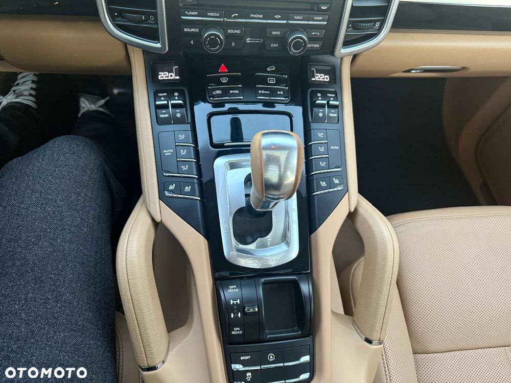 Porsche Cayenne Tiptronic S - 29