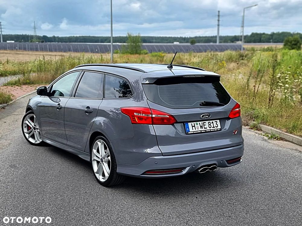 Ford Focus 2.0 TDCi ST - 12