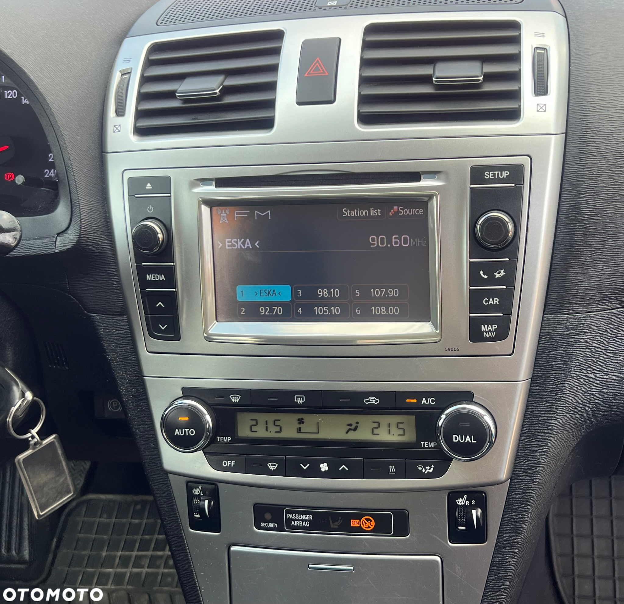 Toyota Avensis 2.0 D-4D Premium - 23