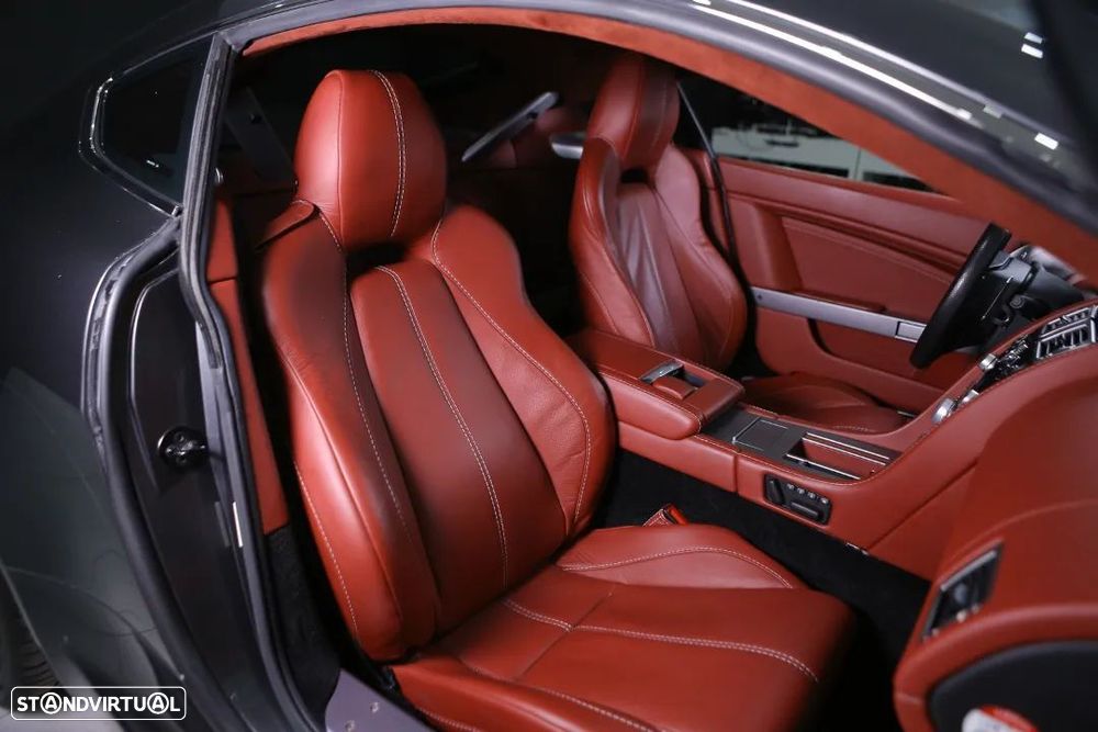Aston Martin Vantage Coupé V8 Sportshift — fotografia 7