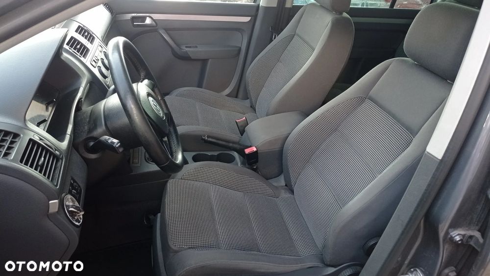 Volkswagen Touran 1.6 FSI Trendline - 29