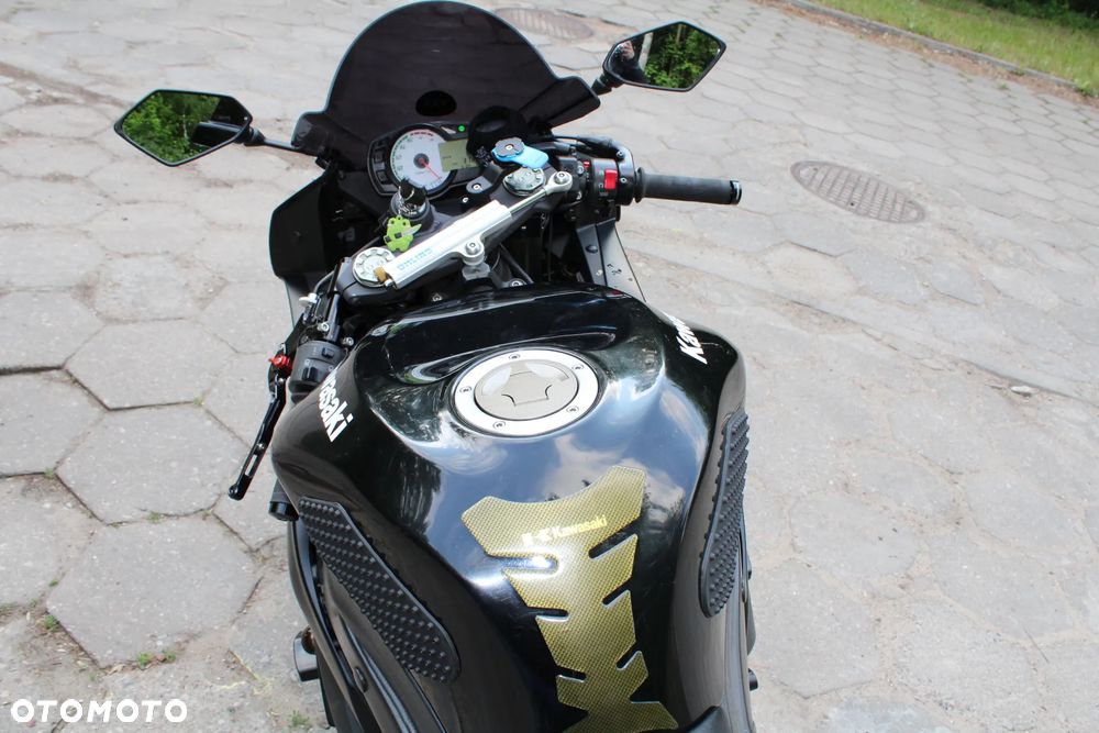 Kawasaki ZXR - 22