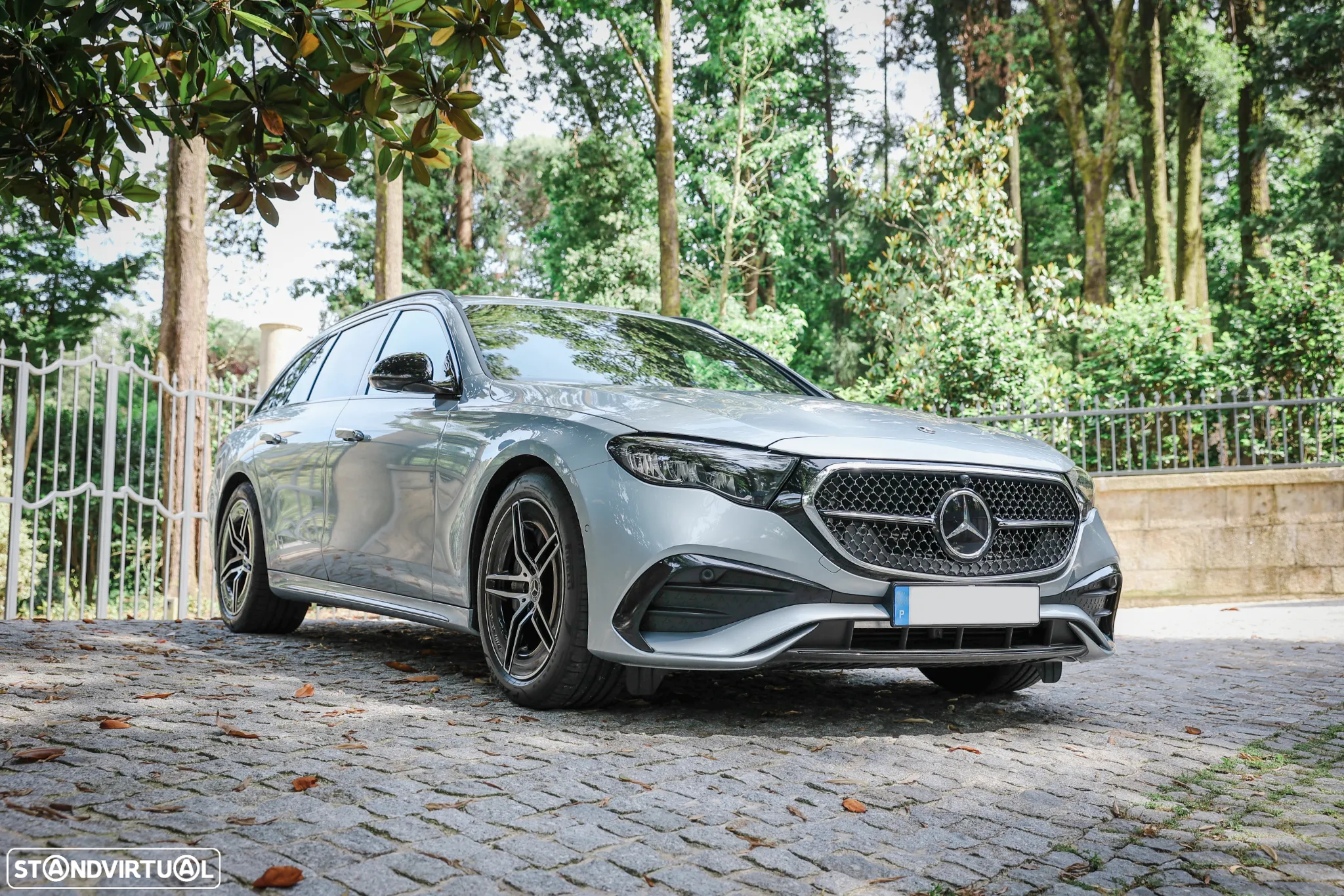 Mercedes-Benz E 300 e AMG Line - 21