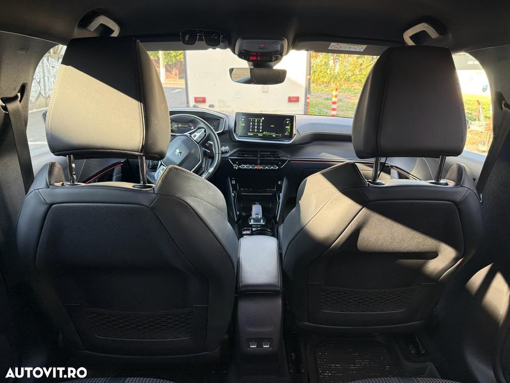 Peugeot 208 1.2 L PureTech STT EAT8 GT Line - 8