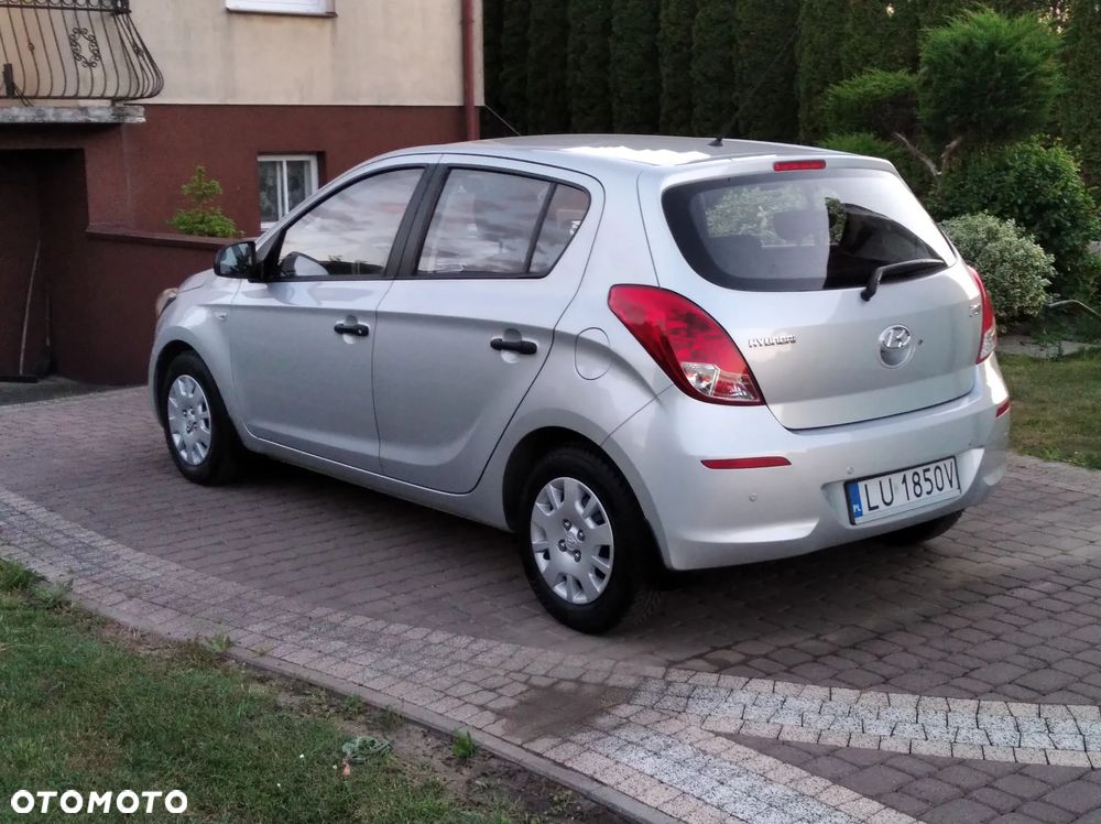 Hyundai i20 1.4 Comfort EU5 - 12