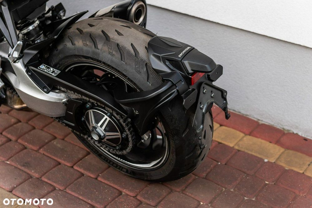 Honda CB - 8