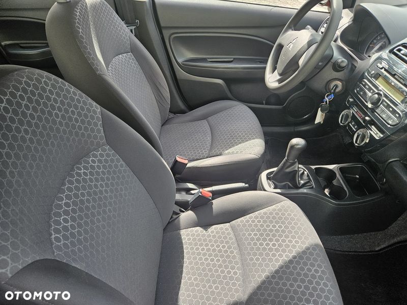 Mitsubishi Space Star - 9