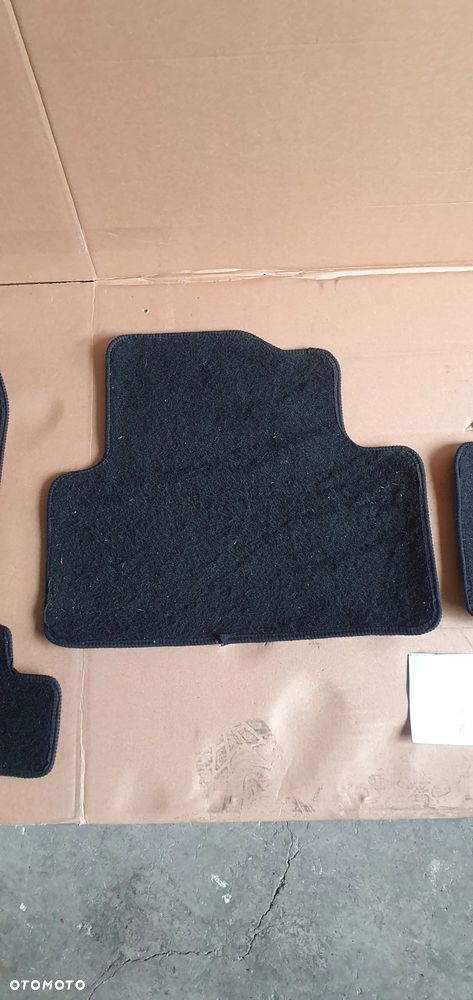 Dywaniki wycieraczki wykładziny welurowe oryginał tył Opel Zafira C - 3