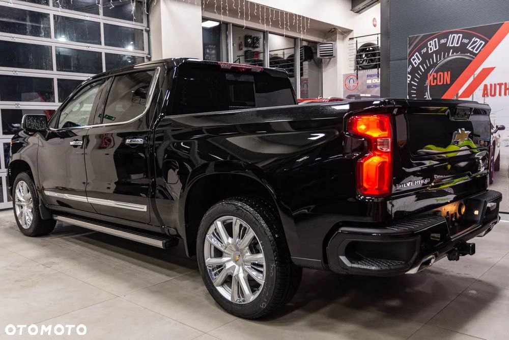 Chevrolet Silverado - 4