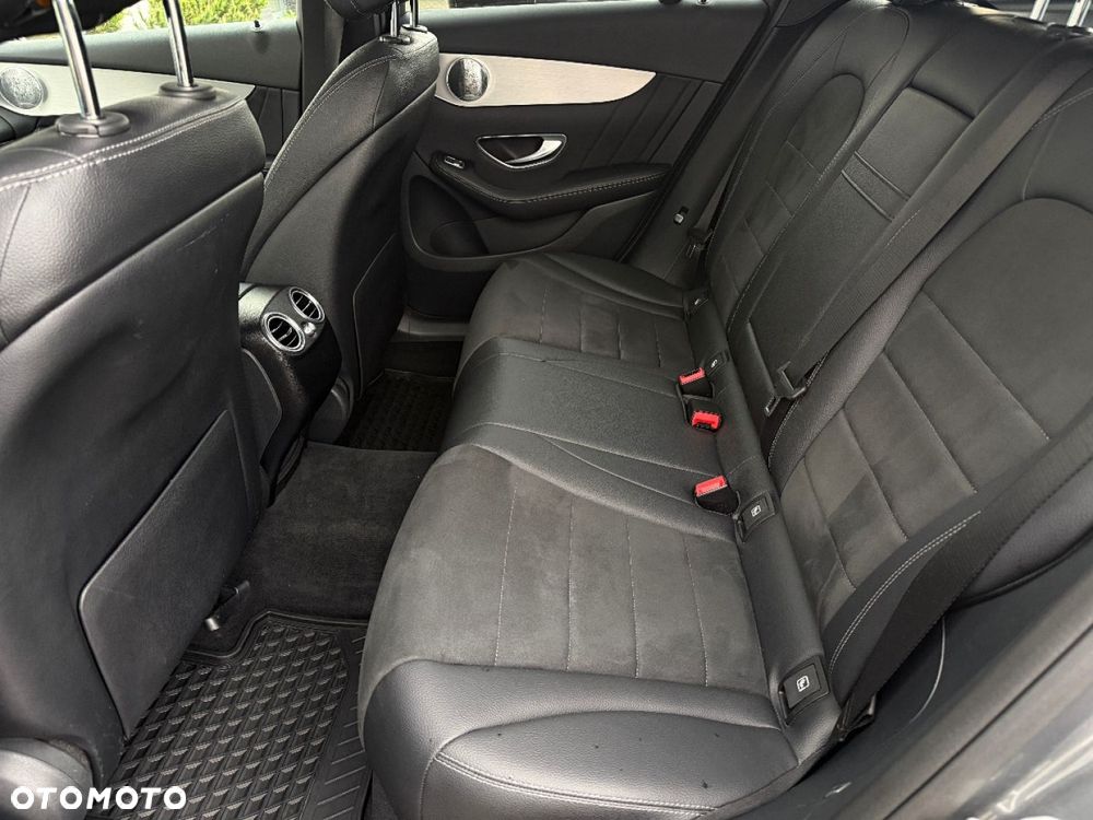 Mercedes-Benz GLC 220 d 4Matic 9G-TRONIC - 32