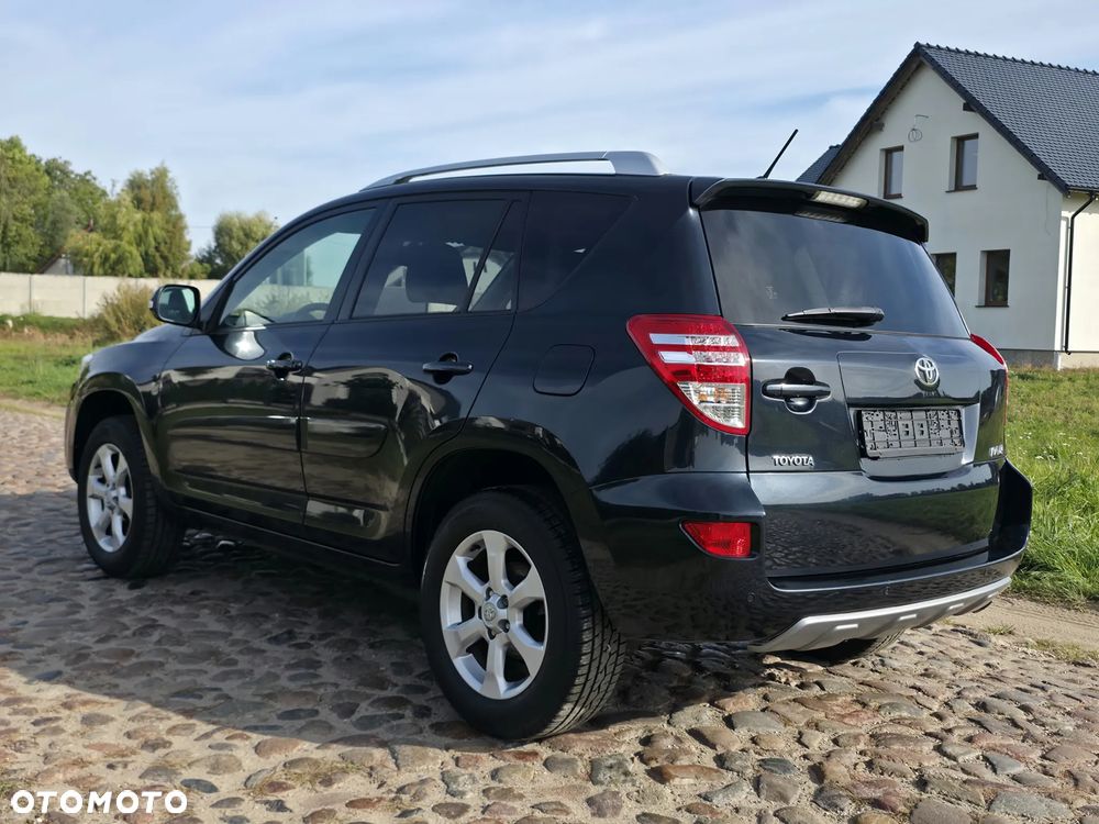 Toyota RAV4 - 6