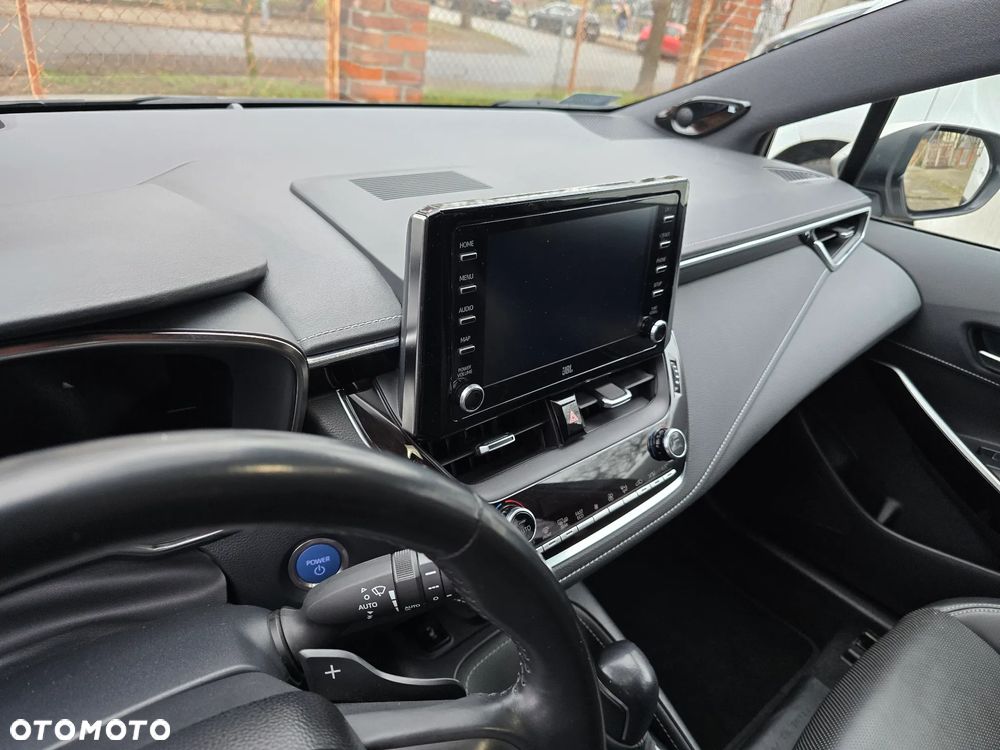 Toyota Corolla 2.0 Hybrid Executive - 19