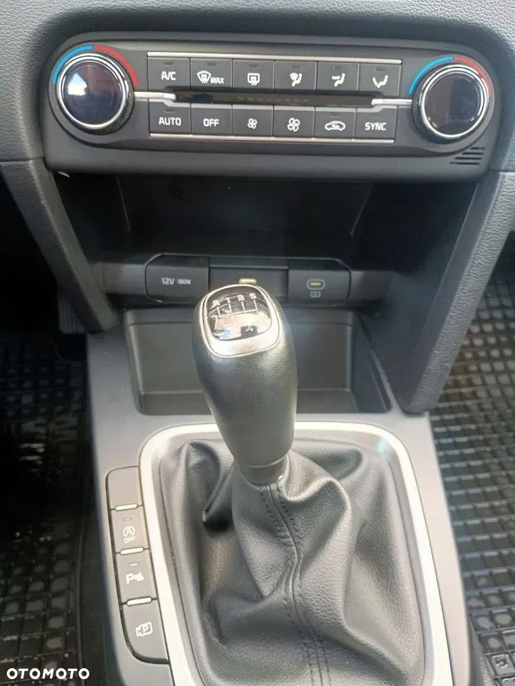 Kia Ceed - 11