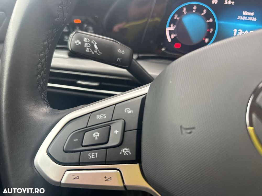 Volkswagen Golf 1.5 TSI ACT Style - 18