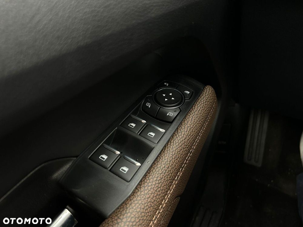 Volkswagen Amarok - 25