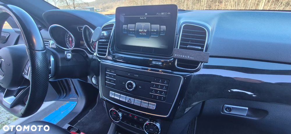 Mercedes-Benz GLE - 19