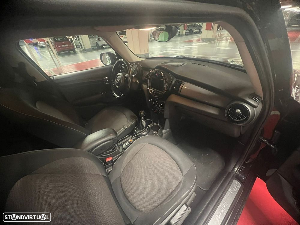 MINI 5 Portas Cooper D - 19