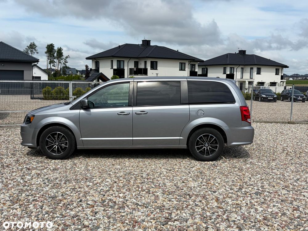 Dodge Grand Caravan - 8