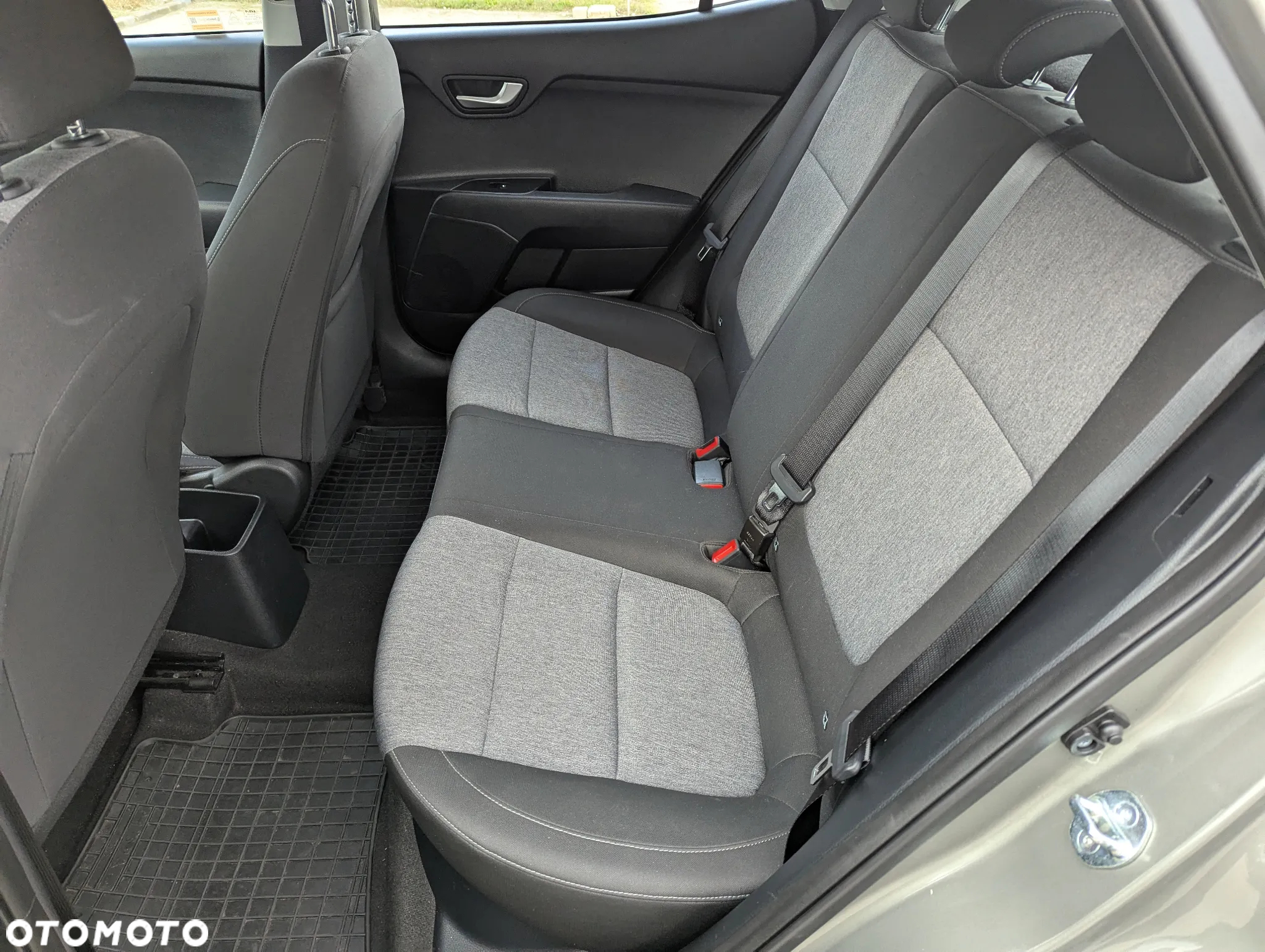 Kia Stonic 1.2 M - 11