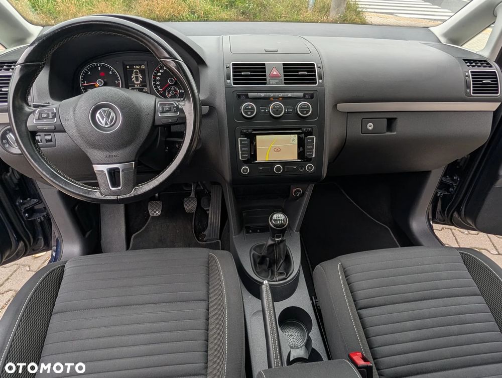 Volkswagen Touran - 24
