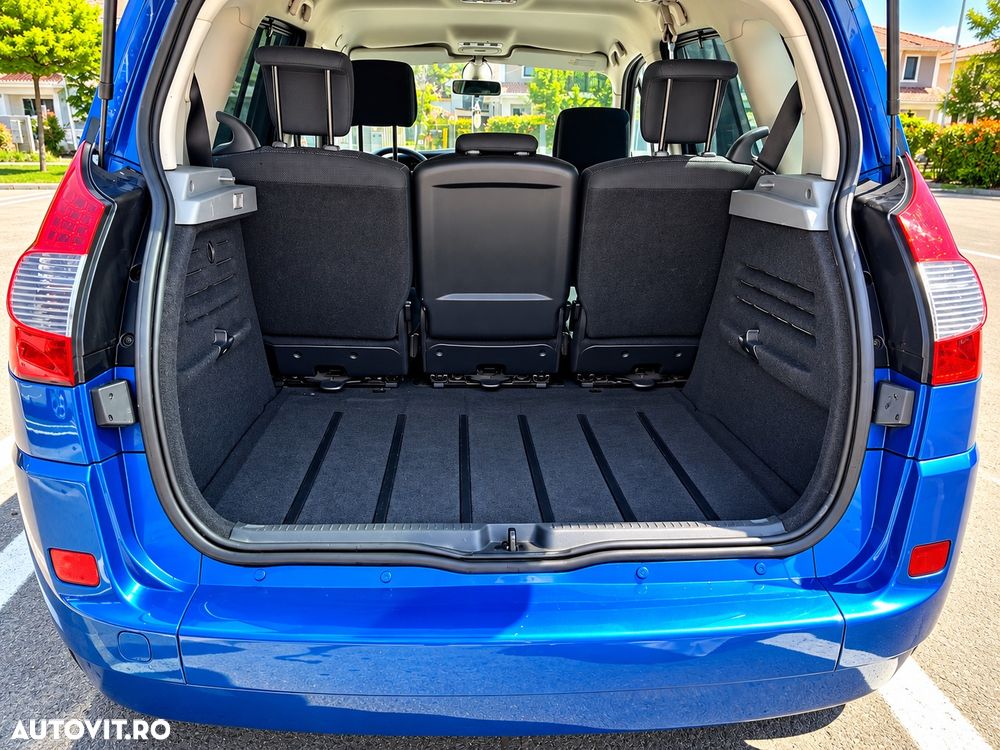 Renault Scenic - 11