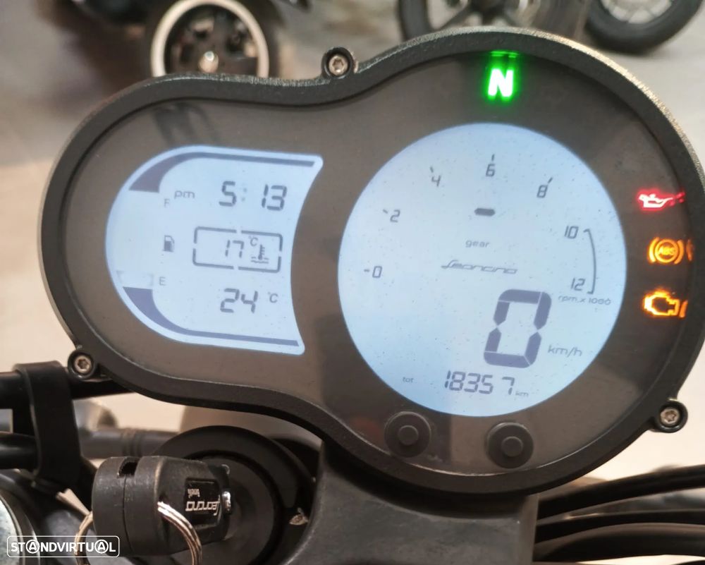 Benelli Leoncino 500 - 4