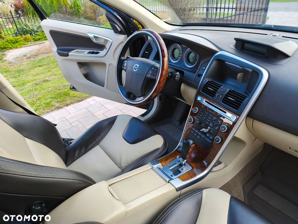 Volvo XC 60 2.4D AWD Summum - 22