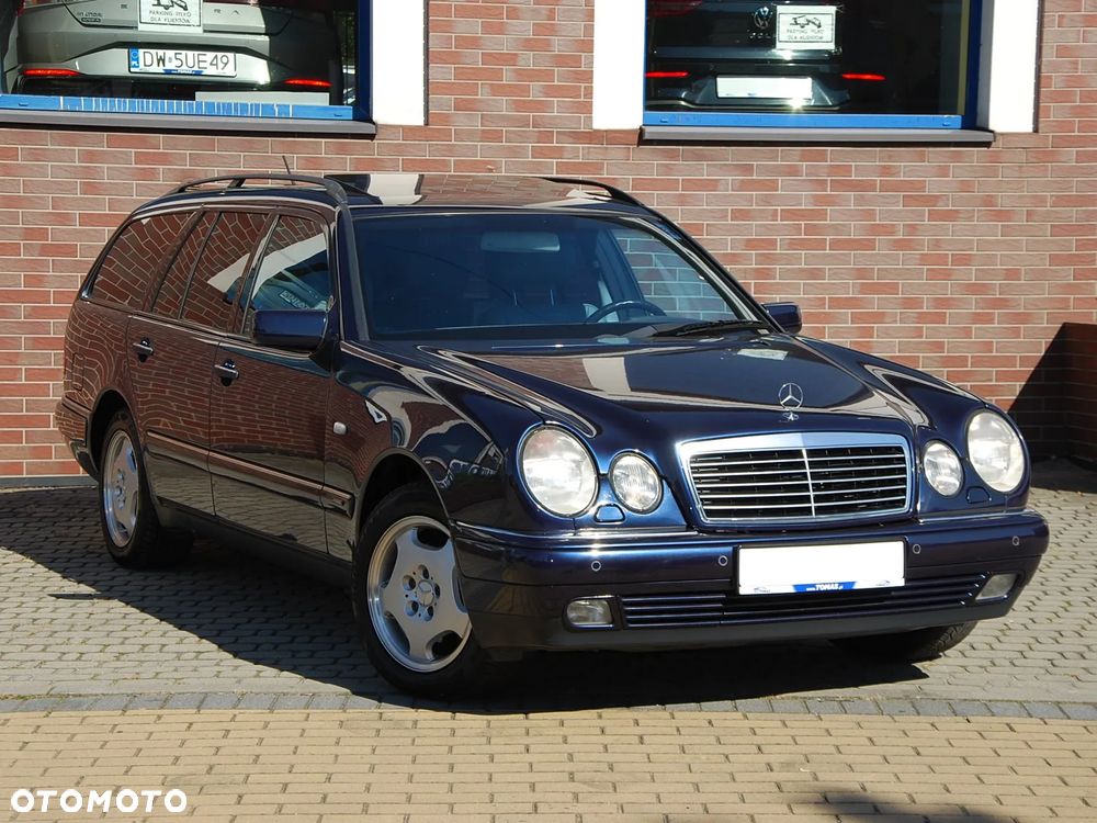 Mercedes-Benz Klasa E 320 T 4-Matic Avantgarde - 25