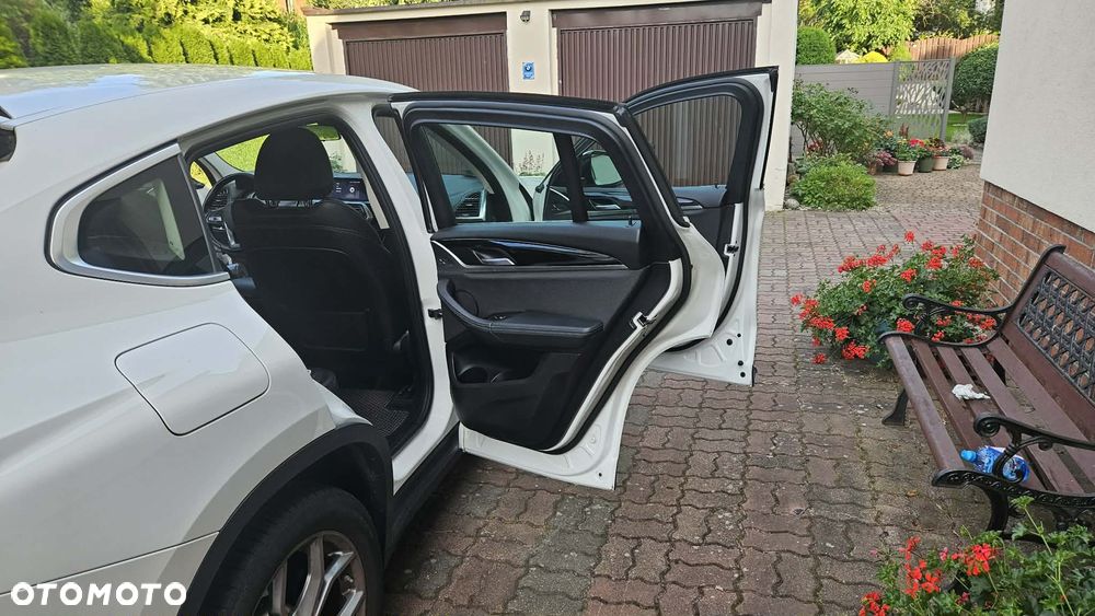 BMW X4 xDrive20d sport - 12