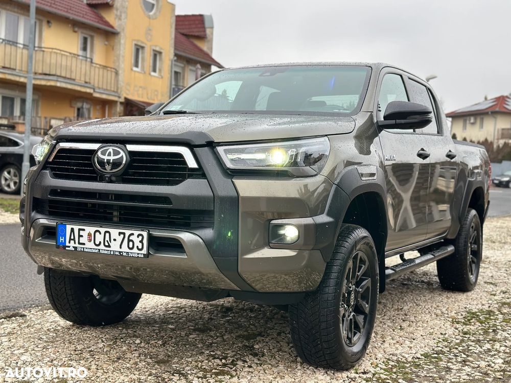 Toyota Hilux 2.8D 204CP 4x4 Double Cab AT Invincible Color Edition - 2