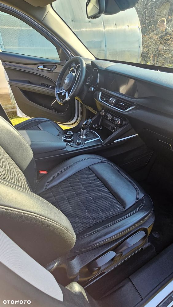 Alfa Romeo Stelvio 2.0 Turbo Q4 - 9