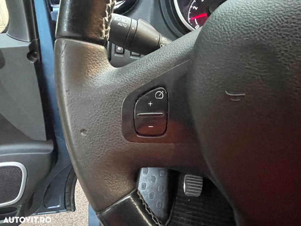 Opel Vivaro - 30