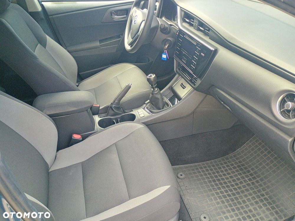 Toyota Auris - 9