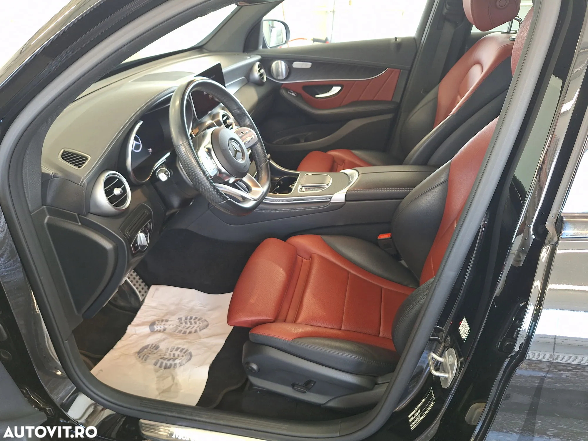 Mercedes-Benz GLC Coupe 300 4MATIC MHEV - 10