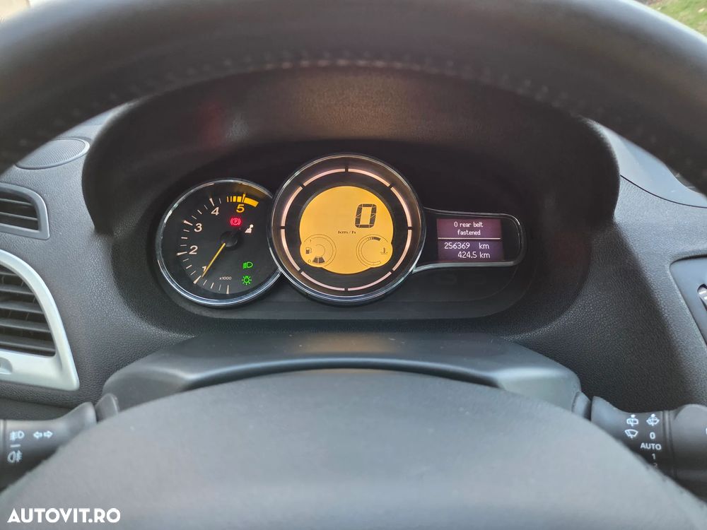 Renault Megane ENERGY dCi 110 Start & Stop Dynamique - 12