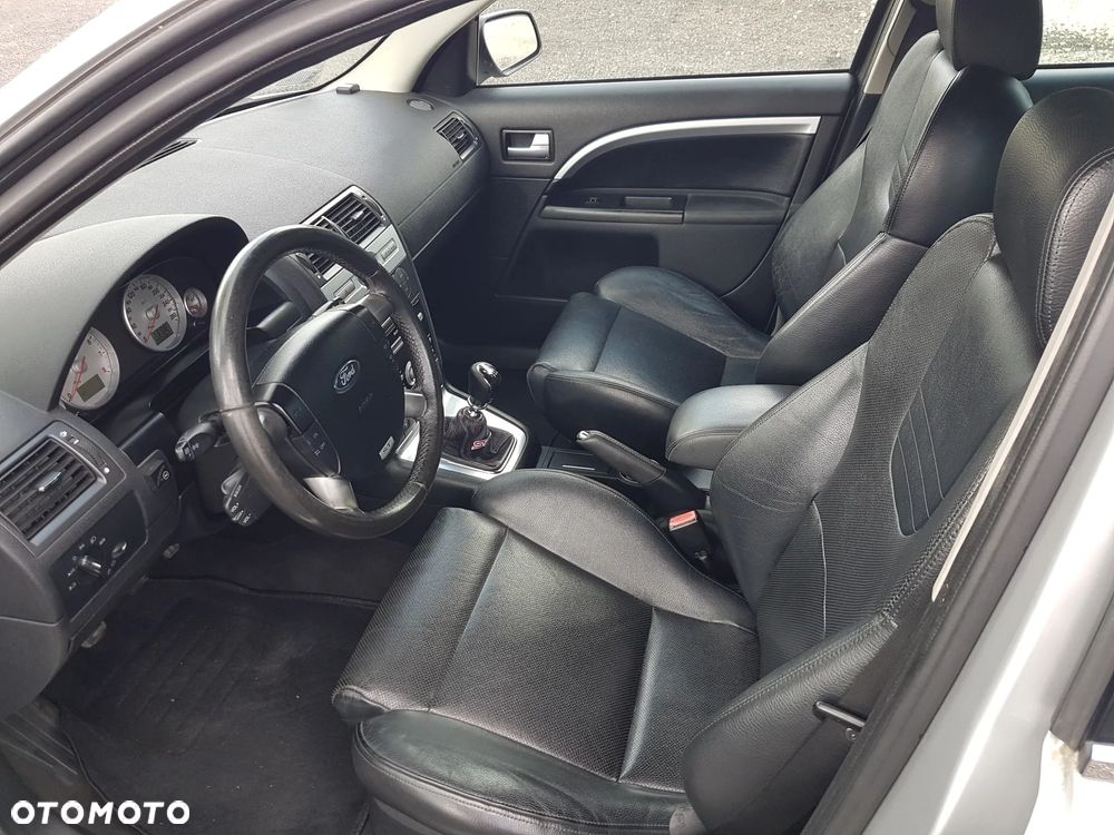 Ford Mondeo 3.0 V6 ST 220 - 14